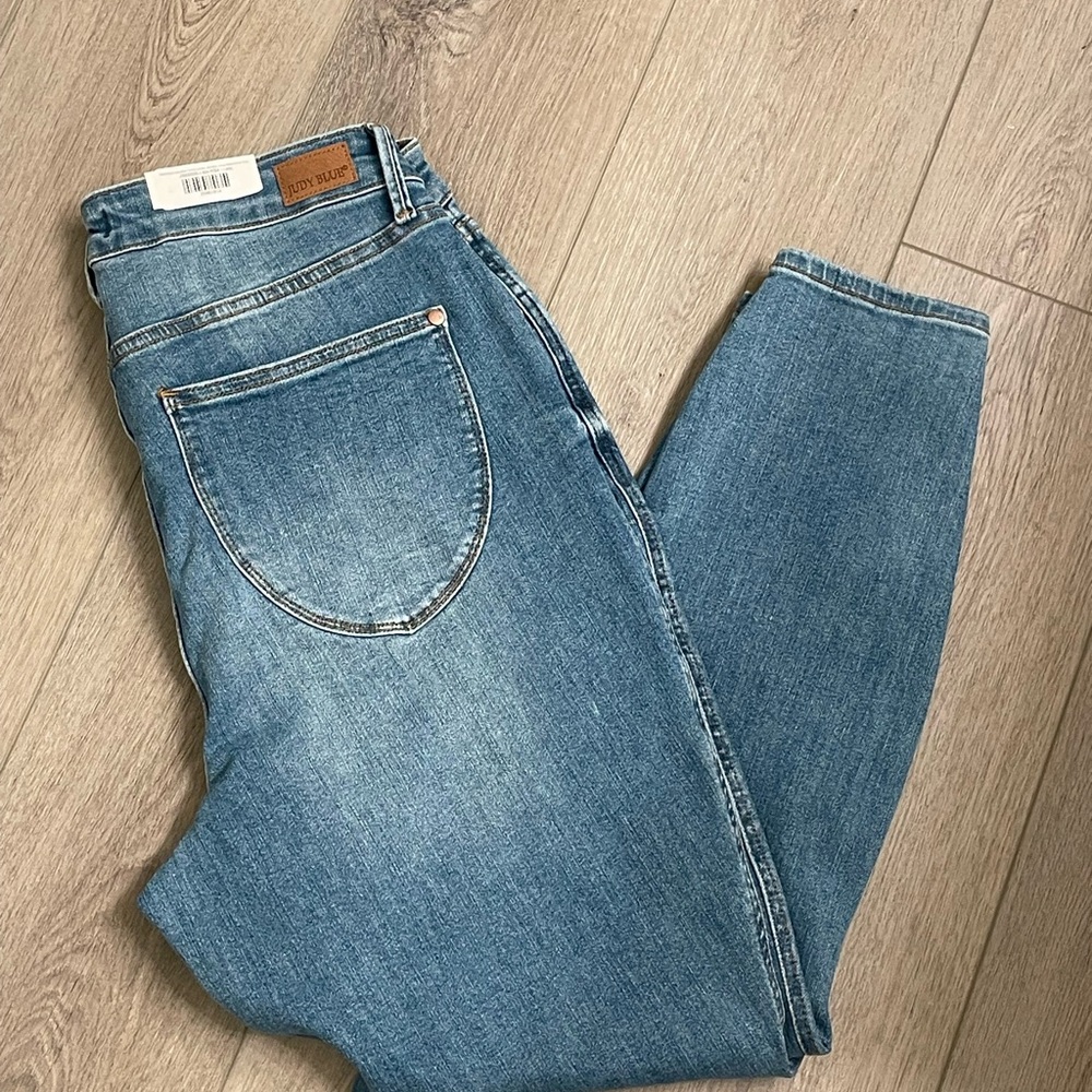 JUDY BLUE Butt Lifting/Tummy Control Stretch Jeans - Picture 6 of 12